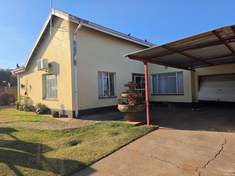 4 Bedroom Property for Sale in Hillcrest Northern Cape